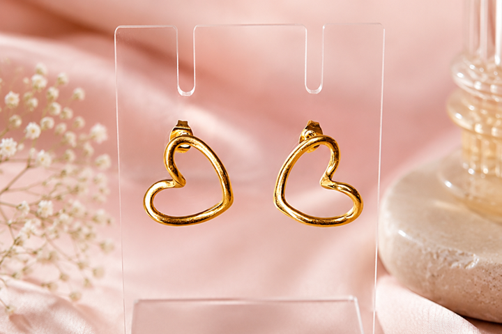 Sleek Single Heart Stud