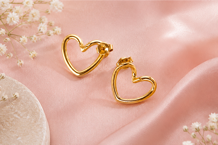 Sleek Single Heart Stud